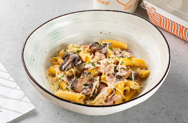 Пенне с ветчиной и грибами Пенне с ветчиной и грибами
